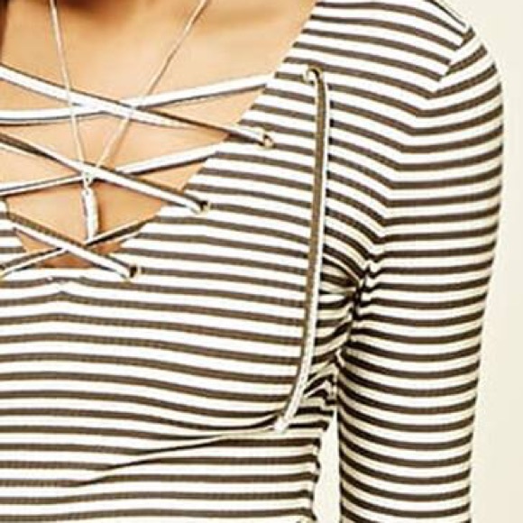 🟪Forever 21 S army green and white long sleeve form fitted dress - Picture 3 of 7